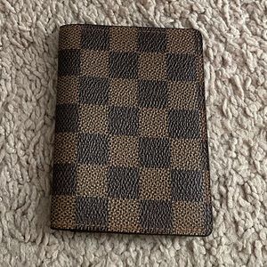 ‼️SOLD‼️Authentic Louis Vuitton Damier Ebene Card Holder